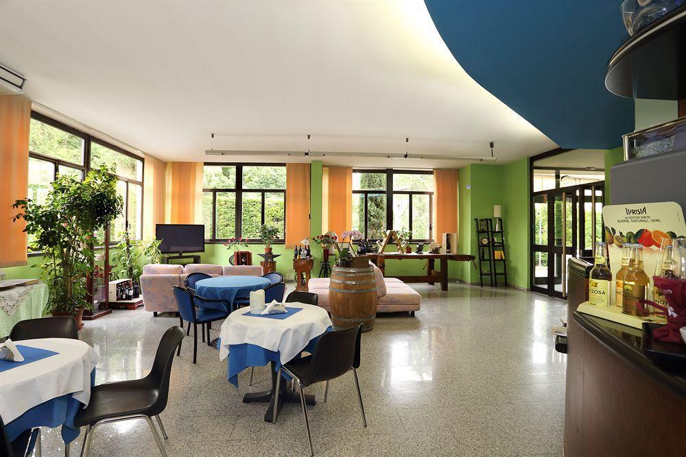Aquamaris Hotel Sala Baganza Eksteriør billede