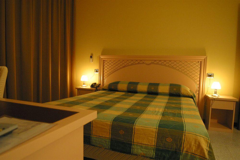 Aquamaris Hotel Sala Baganza Eksteriør billede