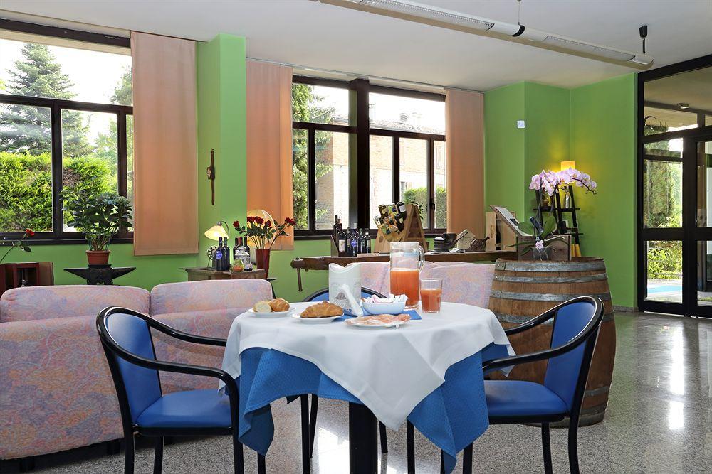 Aquamaris Hotel Sala Baganza Eksteriør billede